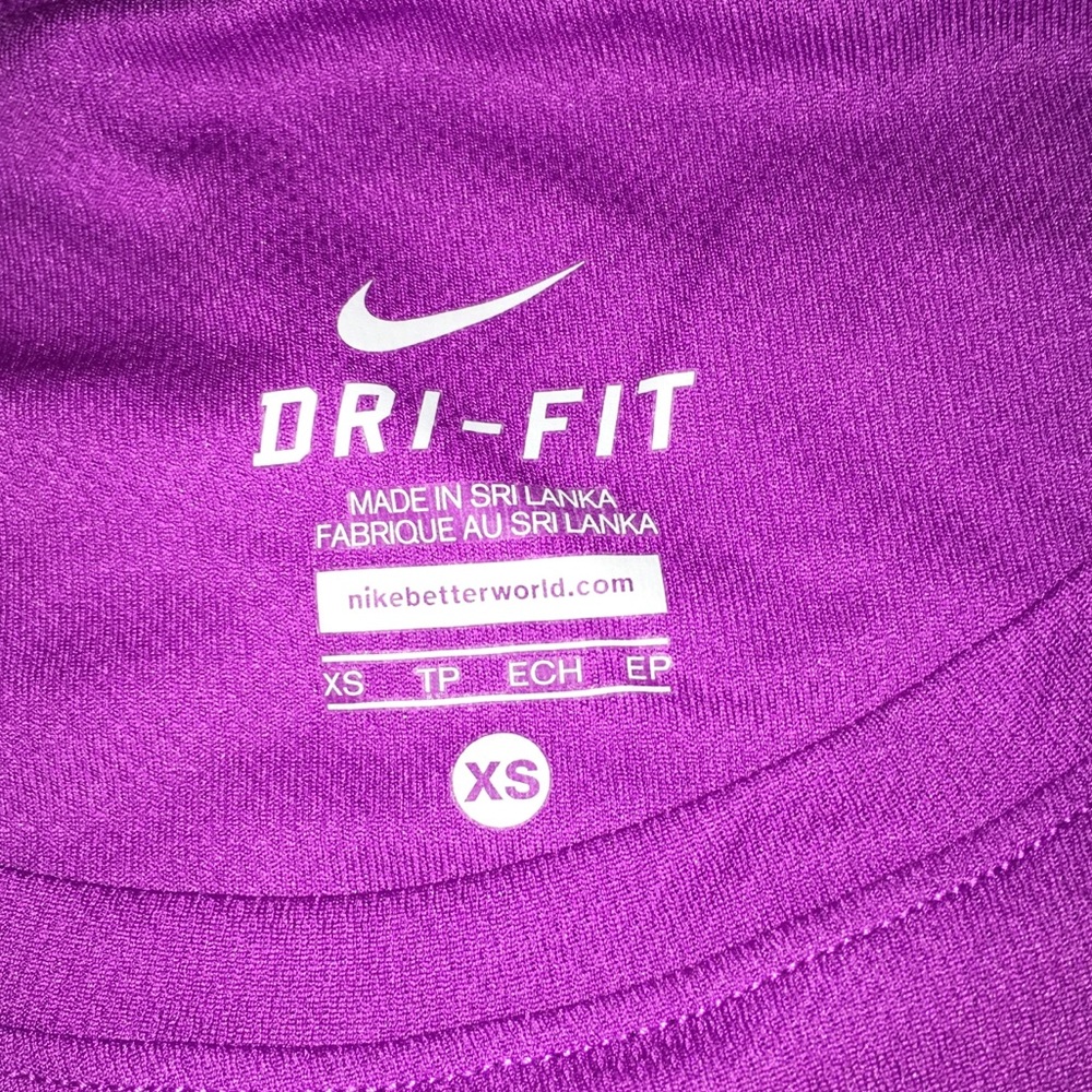 Nike tee - Picture 2 of 2